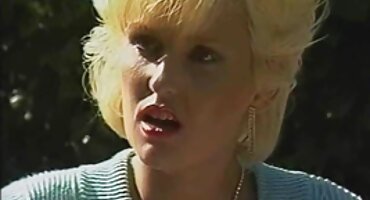 ນາງໄດ້ເອົາສຽບຮູທະວານຈາກກົ້ນຂອງນາງແລະ blew cock ໃຫຍ່ໃນ asshole ຂອງນາງ