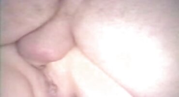 ລາວຍິງ vlog porn ກັບແມ່ຍິງທີ່ມີຜິວຫນັງແລະ fucks ເອື້ອຍຂອງນາງ