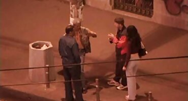 ການເຈາະ triple ທີ່ເຄັ່ງຄັດຂອງສີດໍາໃນໄກ່