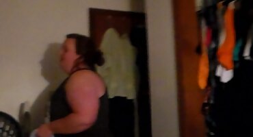 ຜິວເນື້ອສີຂາວ busty ຄ່ອຍໆເລຍ pussy ມີຂົນຫຼັງຈາກນວດ