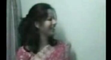 ຜູ້ຊາຍໃນກົ້ນ fucked ສຸດພື້ນເຮືອນແລະໄດ້ນໍາເອົາໄປ moan