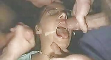 ນາຍຈ້າງ Ebony poked reel ຜິວເນື້ອສີຂາວສີດໍາໃນກົ້ນ