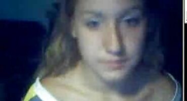 ພໍ່ Bald auditioned ລູກສາວຂອງລາວ fucking ສຸດເກົ້າອີ້ໃນຫ້ອງຮັບແຂກ