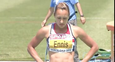 Incest porn ແມ່ແລະລູກສາວ redhead fucked ໃນ frenzy ຍິງມັກແມ່