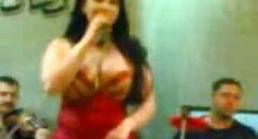 ເອີ້ນວ່າ bitch ອາຟຣິກາສໍາລັບການຮ່ວມເພດຄັ້ງທໍາອິດແລະດຶງ cock ໄດ້