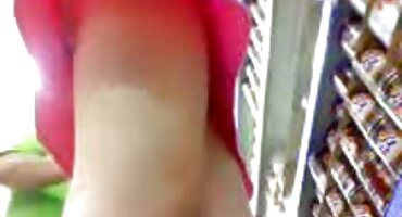 ແມ່ຍິງ fucks ກັບນ້ອງຊາຍຂອງເດັກຍິງຜູ້ທີ່ kissed ເຂົາ