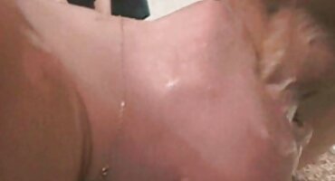 ແຟນຍິງມັກແມ່ມີງານລ້ຽງຮ່ວມເພດຄັ້ງທໍາອິດກັບ cock ໄດ້