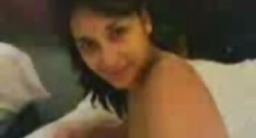 ສອງຄູ່ຜົວເມຍຫນຸ່ມມີ Gangbang ໃນກອງປະຊຸມໃນວັນເສົາ