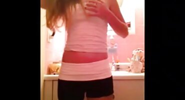 ປູກເລິກເປືອຍກາຍ Busty Blowjob ສໍາລັບເງິນ