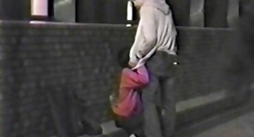 ສາວອາຊີດູດໂດຍນາຍຈ້າງເພື່ອໃຫ້ໄດ້ຮັບເຂົ້າໄປໃນ orgy ກຸ່ມ