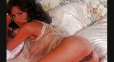 ນັກສມັກເລ່ນ Homemade Porn ກັບແວ່ນຕາຜົມສີແດງ tsatsia