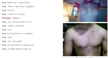 ຜູ້ຊາຍທີ່ມີຄວາມສ່ຽງເຮັດໃຫ້ chick ກັບແກ້ມໃນຂະນະທີ່ tattoo ຂອງນາງໄດ້ຮັບການ banged ສຸດ pussy