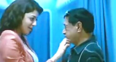 Guy fucked ສາວກະທັດຮັດໃນ asshole ສຸດທາງລົດໄຟ