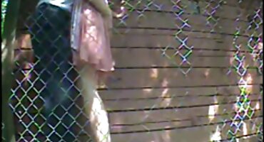 ຫຼັງຈາກລອຍຢູ່ໃນນົມ,ຕາສີຟ້າຕ້ອງການຮູທະວານກັບຜູ້ຊາຍ Slavic