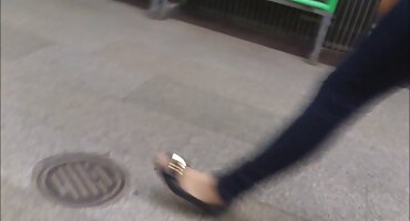 ນັກສະແດງທີ່ມີຄວາມປາຖະຫນາໂດຍບໍ່ມີການແຕ່ງຫນ້າ masturbates ແລະ cums