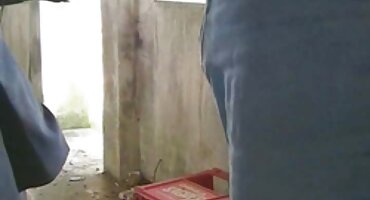 ເອື້ອຍ jerks ອ້າຍ cock ແລະ poses ກົ້ນ naked ສໍາລັບ stepbrother