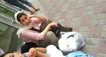 ຮັກກັບ cock ສີດໍາແລະເຮັດໃຫ້ເພື່ອນບ້ານ licking pussy