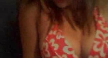 ນາງດູດ cock ແລະຂໍສໍາລັບ cum ພາຍໃນ pussy ຂອງນາງ