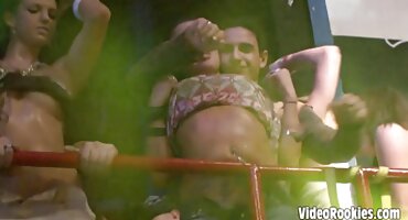 ແອສປາໂຍນ-Pickup porn brunette ກັບຄົນແປກຫນ້າໃນສາທາລະນະ