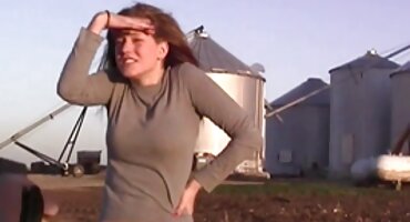 ກົ້ນໃຫຍ່ fucking ນັ່ງກັບແວ່ນຕາໃນ dildo ກ່ອນທີ່ຈະກິນຮູທະວານ