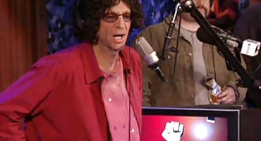 Redhead coed ຮັກທີ່ຈະຢູ່ພາຍໃນໂດຍຝູງຊົນ