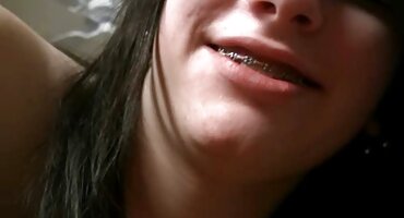 Blowjob Brilliant ຈາກ brunette ຖ່າຍໂດຍ cock ວິສາຫະກິດ