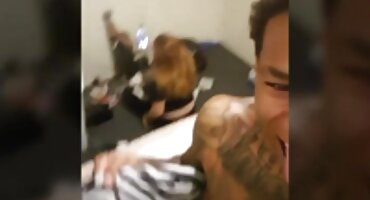 ພໍ່ໃນຫຼັກຊັບ Fucked ລູກສາວ sniffing panties ແລະ tops ຖັງຂອງນາງ