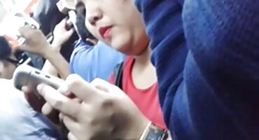 ສາວລັດເຊຍໄດ້ຮັບຄັ້ງທໍາອິດໃນກົ້ນຈາກ cock ໄຂມັນ