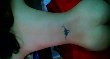 Cum ໃນ pussy ຂອງຜິວເນື້ອສີຂາວງາມແມ່ນຜະລິດ infinitely