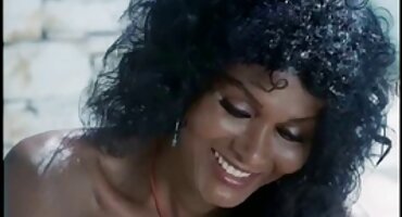 ກົ້ນໃນ ta ta