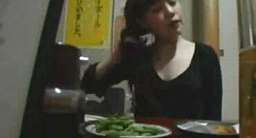 Redhead milf ລະຄາຍເຄືອງ clit ດ້ວຍເຄື່ອງສັ່ນ