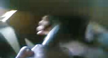 ລາວຖືແມ່ຍິງໂດຍຜົມຂອງນາງແລະ fucks bitch ຍາກ