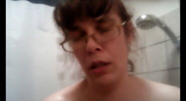 ນັກກິລາຂອງ gym ນີ້ຮັກທີ່ຈະໃຫ້ blowjob ກັບຄູຝຶກສອນ