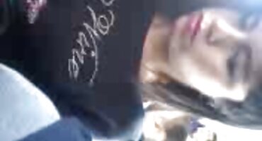 ການເດີນທາງ hitchhiking ສໍາລັບ Charlie ສິ້ນສຸດລົງດ້ວຍ fucking ໃນປ່າກັບຄົນຂັບ